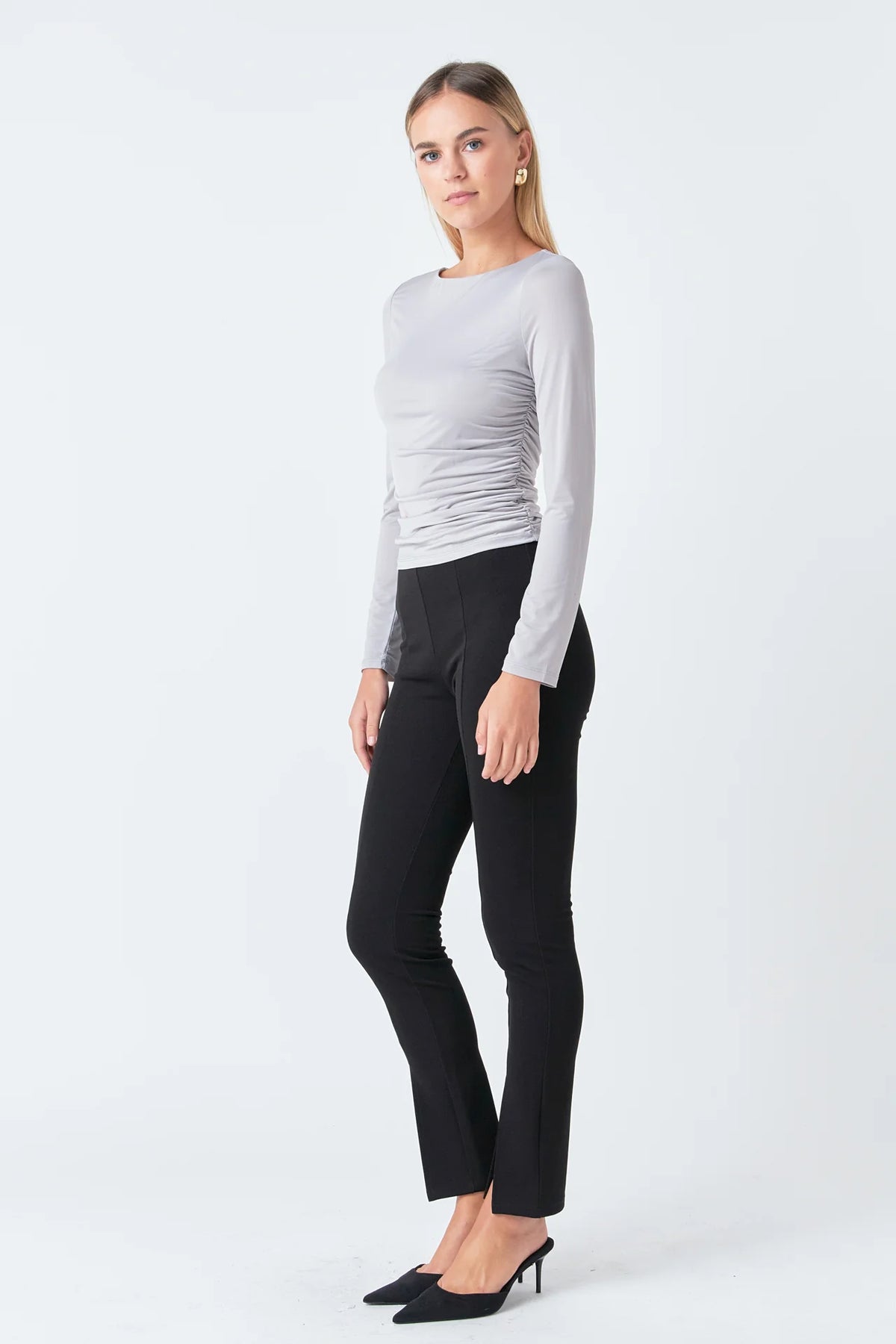 This Draped Ruched Top is the perfect choice for showcasing your style. It features shirring around the shoulder and side, giving it an elegantly draped design. The stretchy fabric and long sleeves make it a comfortable and stylish option for completing any outfit.
You'll love the timeless modern look of our Draped Ruched Top - made with a blend of 95% Polyester and 5% Spandex, and easy to care for with hand washing, no bleaching, and low ironing.