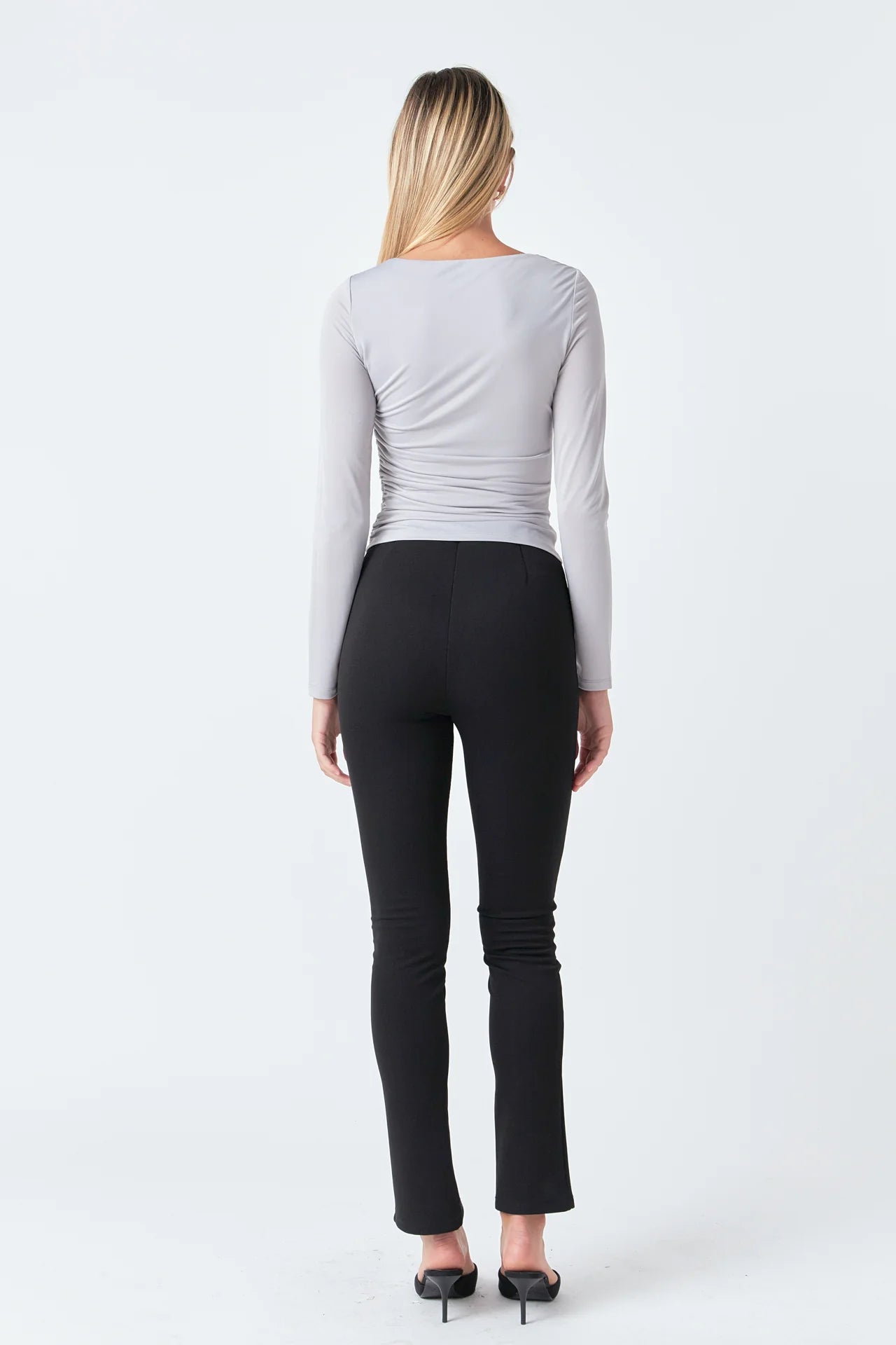 This Draped Ruched Top is the perfect choice for showcasing your style. It features shirring around the shoulder and side, giving it an elegantly draped design. The stretchy fabric and long sleeves make it a comfortable and stylish option for completing any outfit.
You'll love the timeless modern look of our Draped Ruched Top - made with a blend of 95% Polyester and 5% Spandex, and easy to care for with hand washing, no bleaching, and low ironing.
