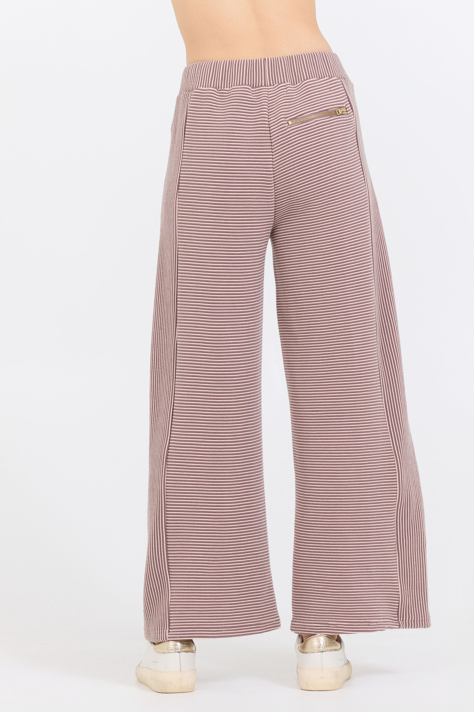 The Chestnut/Ivory stripe combination adds dimension to your fall outfit. Made of 97% polyester and 3% spandex, this jacket provides both warmth and comfort.